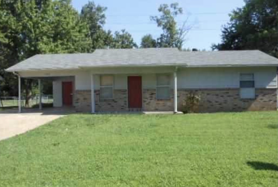 1006 Daisy Dr in Dexter, MO - Building Photo