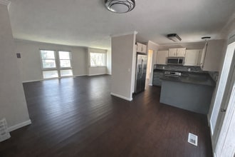 1001 E 300 S in Kaysville, UT - Foto de edificio - Building Photo