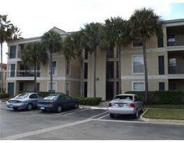 833 Riverside Dr in Coral Springs, FL - Building Photo