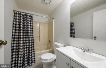 641 Lamberton St in Trenton, NJ - Building Photo - Building Photo