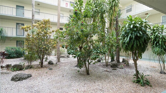 1830 SW 81st Ave in North Lauderdale, FL - Building Photo - Building Photo