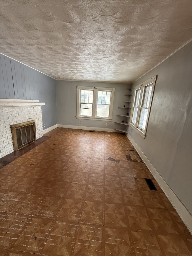 1512 N Walnut Grove Ave in Decatur, IL - Building Photo - Building Photo