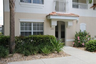 3035 Horizon Ln in Naples, FL - Building Photo