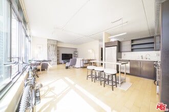 1100 S Hope St in Los Angeles, CA - Building Photo - Building Photo