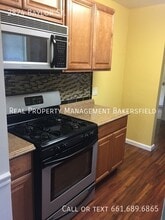 2824 Baylor St in Bakersfield, CA - Building Photo - Building Photo