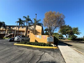 6245 SW Kendale Lakes Cir in Miami, FL - Building Photo