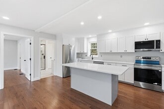 24 Daytona St in Nashua, NH - Building Photo - Building Photo