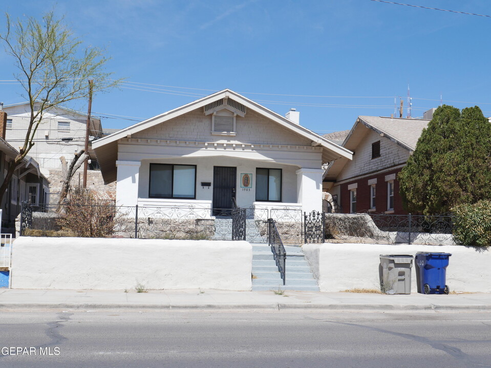 1703 E Rio Grande Ave in El Paso, TX - Building Photo