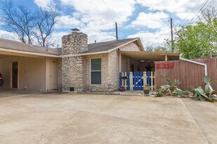 2011 Meadowridge Dr in Austin, TX - Building Photo
