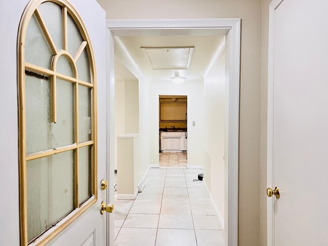 25323 Orchard Lake Rd in Farmington Hills, MI - Building Photo - Building Photo