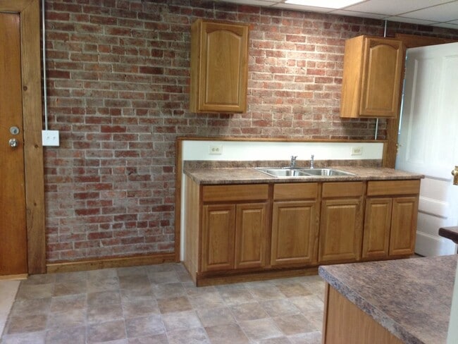 2130 Avon Geneseo Rd in Caledonia, NY - Foto de edificio - Building Photo