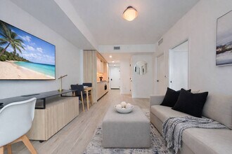 225 N Miami Ave, Unit FL14-ID1442068P in Miami, FL - Building Photo - Building Photo