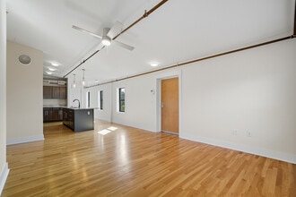 1412 Republic St, Unit 401 in Cincinnati, OH - Foto de edificio - Building Photo