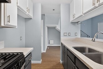 533 E 11th St in Long Beach, CA - Building Photo - Building Photo