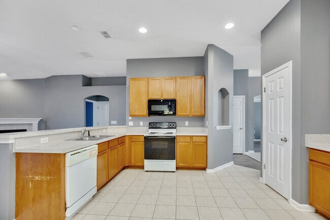 10068 Garden Lake Ct in Jacksonville, FL - Building Photo - Building Photo