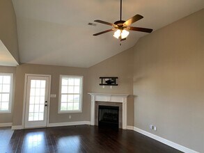 621 Hollow Crst in Clarksville, TN - Building Photo - Building Photo