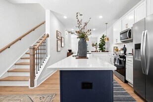 Groves in Charlotte, NC - Building Photo