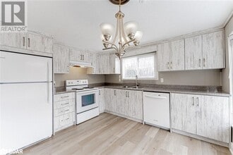 20 Sarna Dr in Tiny, ON - Building Photo - Building Photo