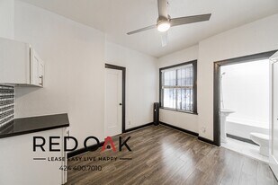 5849 Sunset Blvd, Unit 117 in Los Angeles, CA - Building Photo