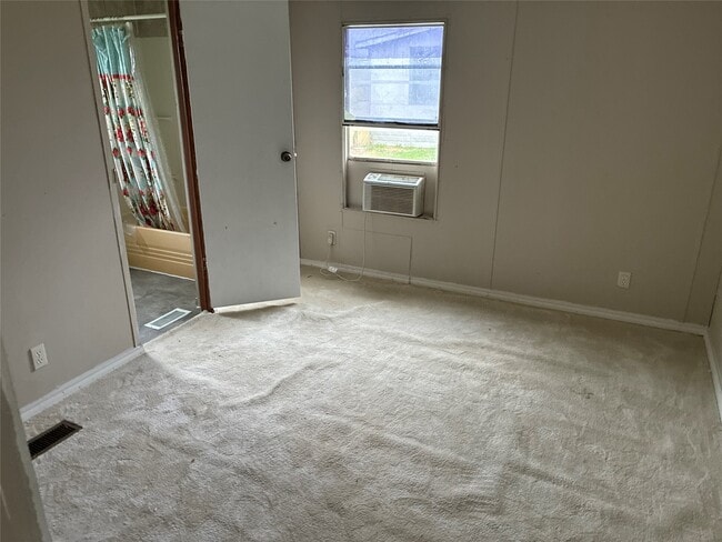 6977 Leann Ln in Wallis, TX - Building Photo - Building Photo