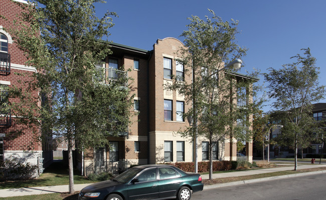 706 E 38th Pl in Chicago, IL - Building Photo - Building Photo