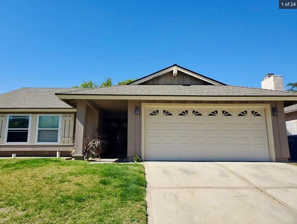 6004 Robin Rd in San Bernardino, CA - Building Photo