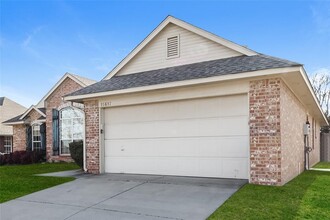 15617 Hyde Parke Dr in Edmond, OK - Building Photo - Building Photo