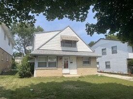 4032 W Green Tree Rd in Milwaukee, WI - Building Photo