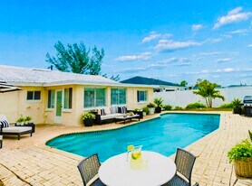 455 81st Ave in St Pete Beach, FL - Building Photo