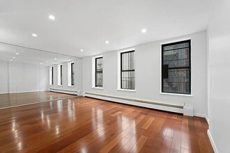 58 W 106th St in New York, NY - Building Photo - Building Photo