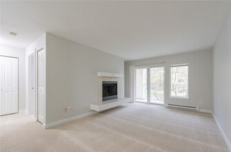 12303 Harbour Pointe Blvd, Unit U206 in Mukilteo, WA - Building Photo - Building Photo