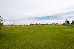3510 34 St NE in Calgary, AB - Building Photo