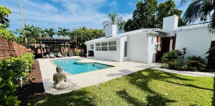 4633 SW 13th Ter in Miami, FL - Foto de edificio - Building Photo
