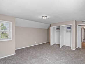 Grant 79 in Overland Park, KS - Foto de edificio - Building Photo