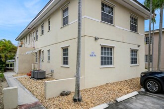 237 Madeira Ave in Coral Gables, FL - Building Photo - Building Photo