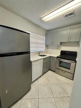 816 NE 214th Ln in Miami, FL - Building Photo - Building Photo