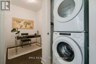 11-1211 Lillian St in Toronto, ON - Building Photo - Building Photo