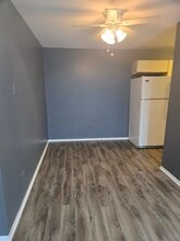 19 E Palatine Rd, Unit 2b in Arlington Heights, IL - Building Photo - Building Photo