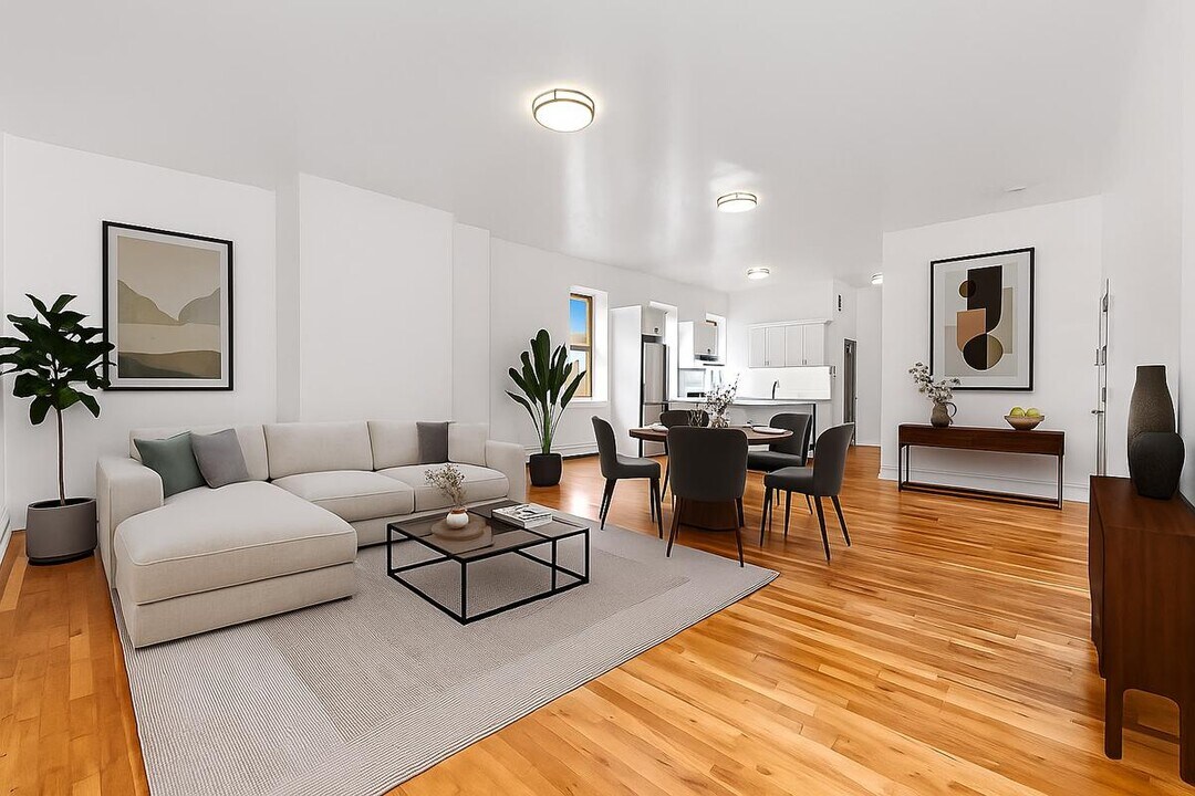 220 W Houston St in New York, NY - Building Photo