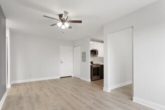 6001 N Kenmore Ave in Chicago, IL - Building Photo - Building Photo