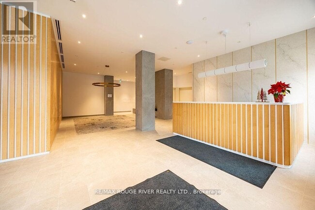 7439 Kingston Rd in Toronto, ON - Building Photo - Building Photo