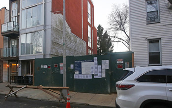 290 Powers St in Brooklyn, NY - Building Photo - Building Photo