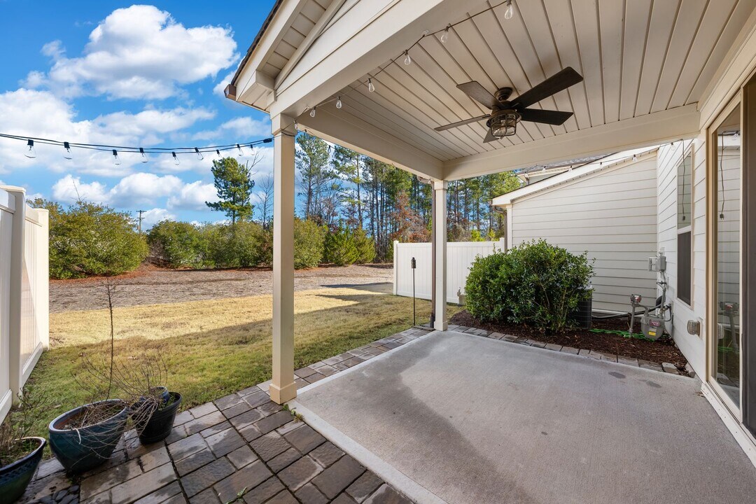 1325 Catch Fly Ln in Durham, NC - Building Photo