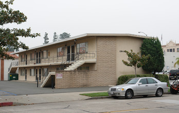 124-142 S Grand St in Orange, CA - Building Photo - Building Photo