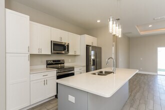 398 Camellia Ct in Poinciana, FL - Building Photo - Building Photo