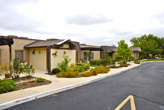 St. Francis Village in Crowley, TX - Foto de edificio - Building Photo