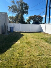 65 Island Rd in Levittown, PA - Building Photo - Building Photo