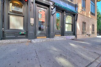 303 Broome St, Unit 3 in New York, NY - Foto de edificio - Building Photo