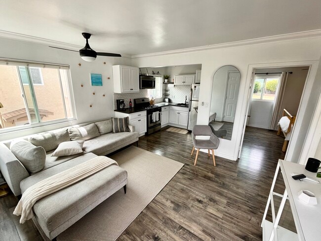 property at 2152 Oliver Ave