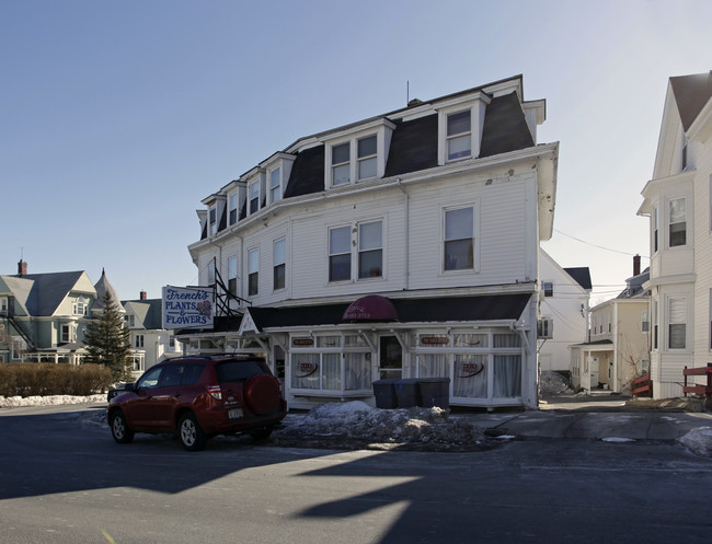 44-48 Ocean St in Lynn, MA - Foto de edificio - Building Photo